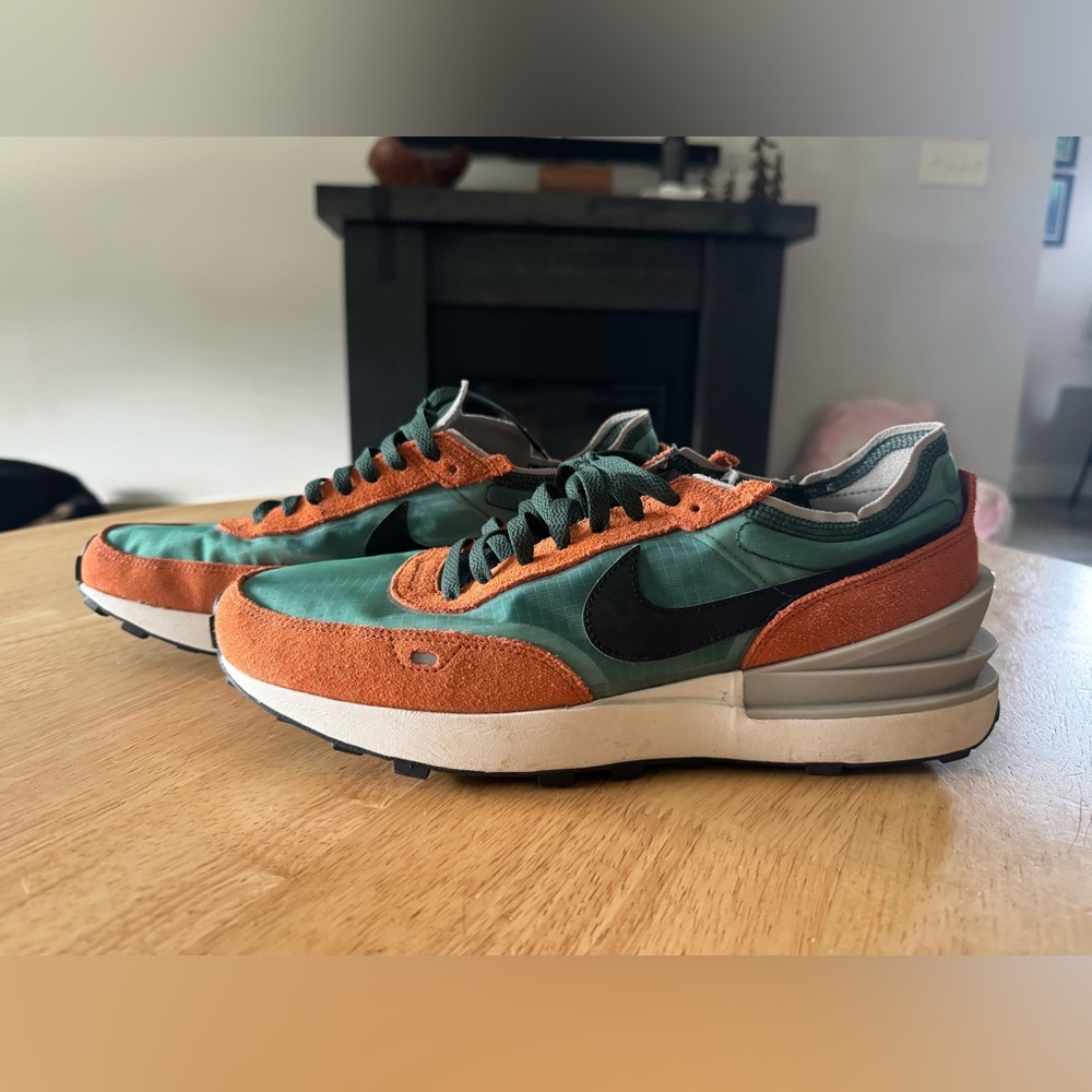 Like new never warn Nike Waffle one mens XL